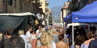 Bordighera si prepara alla 44esima Giornata Commerciale del Ribasso: la città si trasforma in un’isola dello shopping