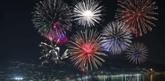 Diano Marina si prepara allo spettacolo pirotecnico del 16 agosto: moli chiusi