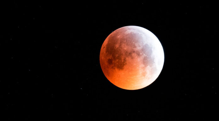 luna rossa