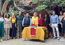 “Elogio alla compassione”: Bordighera premia don Rito Alvarez per l’impegno verso i più deboli