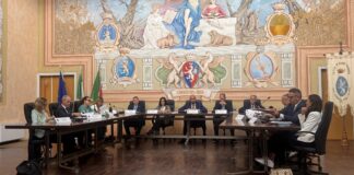 Consiglio comunale infuocato a Diano Marina, Parrella chiede le dimissioni del sindaco. Za Garibaldi: “Rete fognaria, siamo la prima amministrazione a presentare un cronoprogramma”