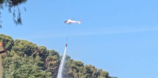 Incendio a Diano Calderina, intervento dei soccorsi. Za Garibaldi: “Situazione sotto controllo”