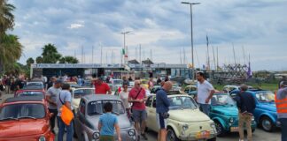 Domenica di motori nel Golfo dianese: a San Bartolomeo e Diano Marina il raduno di Fiat 500