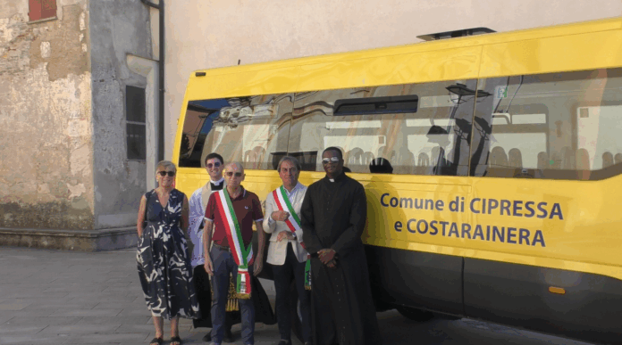 scuolabus cipressa