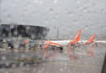 Tragedia evitata per un soffio a Nizza: due aerei si sfiorano sulla pista del Cote d’Azur, piloti sotto choc. Due inchieste aperte. “Poteva essere una carneficina” Aeroporto di Nizza