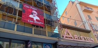 Sanremo, il Teatro Ariston omaggia Vessicchio: “Ciao Peppe, Ciao Maestro”