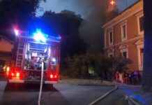 Imperia, incendio nel deposito della Croce Rossa in via Trento: intervengono i Vigili del Fuoco incendio croce rossa imperia
