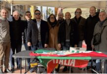 Grande partecipazione al Gazebo di Forza Italia a Ventimiglia per il ‘Giorno della Giustizia Negata’