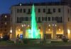 Imperia, la fontana di piazza Dante si illumina di verde per la Giornata delle persone scomparse Piazza Dante Imperia fontana illuminata di verde