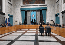 La lunga notte del Consiglio comunale di Imperia: approvato il bilancio di previsione, la maggioranza abbandona l’aula per la seconda volta consecutiva
