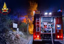 Ventimiglia, fiamme sulle alture della Mortola: intervento dei Vigili del Fuoco