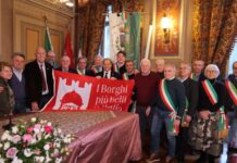 Pieve di Teco tra “I Borghi più Belli d’Italia”, consegnata la bandiera al Comune
