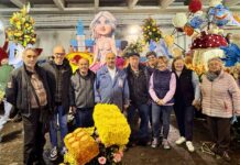 Diano Marina si prepara a “Sanremoinfiore 2026”: il carro floreale omaggia “Lascia o Raddoppia?” carro fiorito diano marina