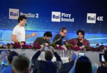 Leo Gassmann canta “Oltre”, inedito dal nuovo album che vira il suo stile sul folk