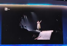 Sanremo 2026, Achille Lauro omaggia le vittime di Crans-Montana con “Perdutamente”