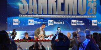 Nigiotti interessato al Premio Tenco, sul suo modo di scrivere: “Continuo col mio passo lento in questo mondo che corre, con la testa tra le nuvole e i piedi nella m…..a”