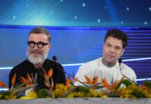 Masini e Fedez corrono il rischio di “entrare Papi e uscire Cardinali” dal palco? Fedez: “Noi non siam manco entrati in seminario”