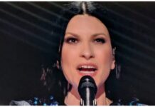 Laura Pausini omaggia Sanremo 2026 con i suoi grandi successi Laura Pausini