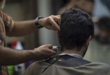 Ventimiglia, scoperti quattro esercizi di acconciatura abusivi: scattano denunce e sequestri barber