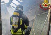 Fiamme in un casolare a Taggia: intervento dei Vigili del Fuoco