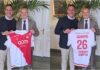 Sanremo, l’AS Monaco omaggia l’assessore Sindoni con una maglia celebrativa monaco calcio