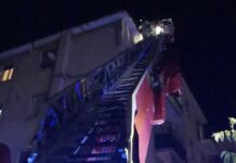 Imperia, tegole rischiano di cadere da una palazzina di via Andreoli: intervento dei Vigili del Fuoco