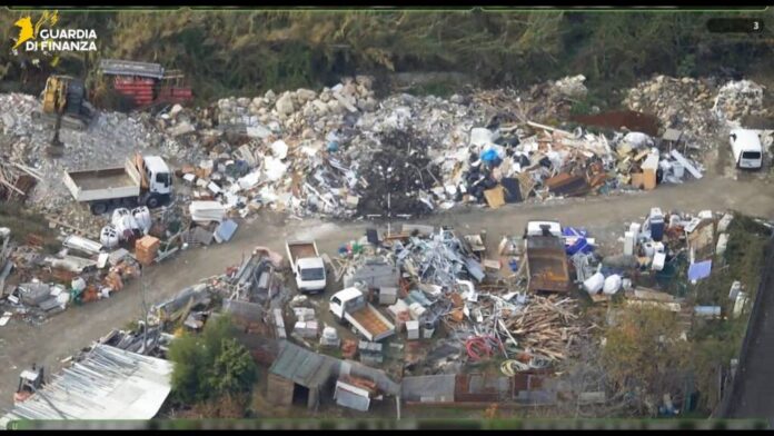 ventimiglia-discarica-abusiva-scoperta-dall-elicottero-della-guardia-di-finanza-sette-indagati-724459