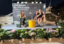 San Lorenzo al Mare, Matteo Bussola conquista il pubblico con “Il sole nelle pozzanghere”