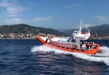 Imperia, pescatore sorpreso con fucile subacqueo tra i bagnanti a Borgo Prino guardia costiera imperia