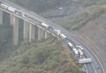Tir si ribalta sull’A10, chilometri di coda in autostrada incidente a10