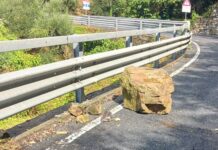 Pontedassio, masso precipita sulla provinciale in localitĂ Monti