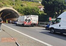 Aurelia Bis, fumo nella galleria del Poggio: traffico bloccato in direzione Taggia