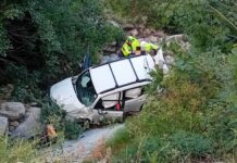 Mendatica, auto finisce in un dirupo sulla strada del Garezzo: due feriti