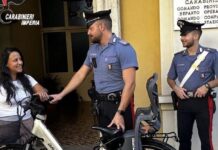 Imperia, ruba una e-bike in piazza Dante: 36enne denunciato e bici recuperata