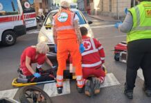 Imperia, scontro tra auto e scooter in via Schiva: motociclista in ospedale