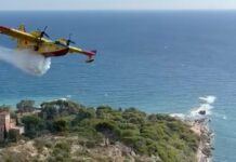 Incendio alla Mortola, fiamme verso i Giardini Hanbury: chiusa la frontiera alta
