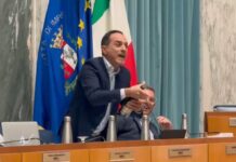 Imperia, show di Montanaro in consiglio: spumante in aula per il via libera al Pef del porto turistico giuseppe montanaro